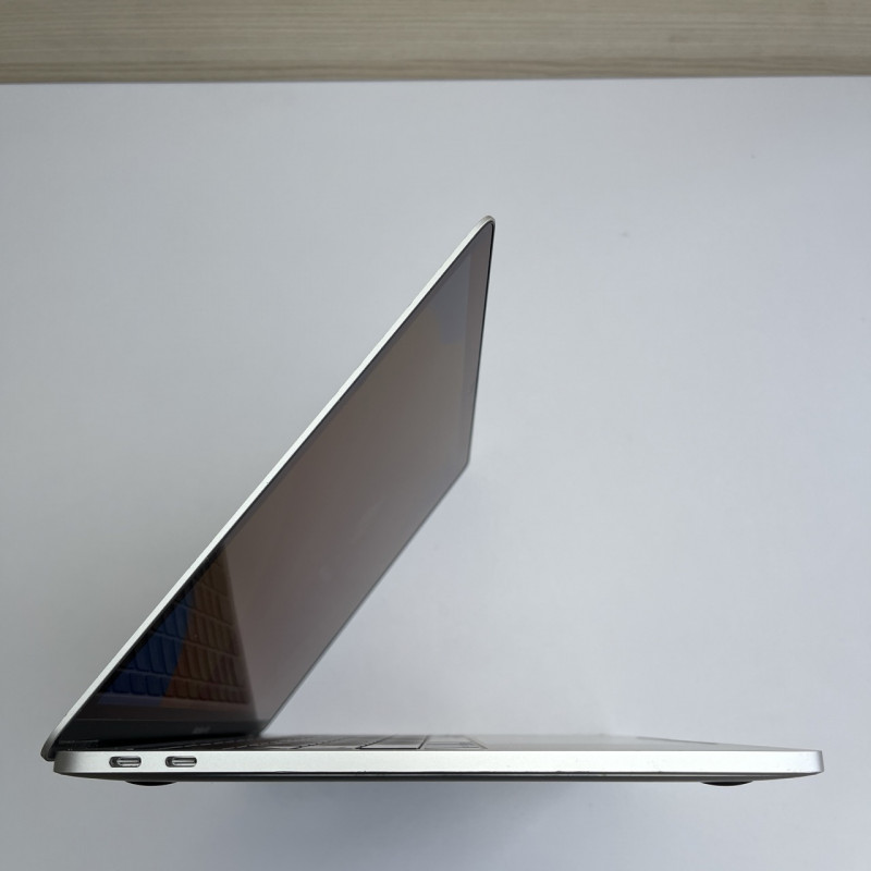 MacBook Pro 13 2017 Silver i7 2.5ghz 16/512